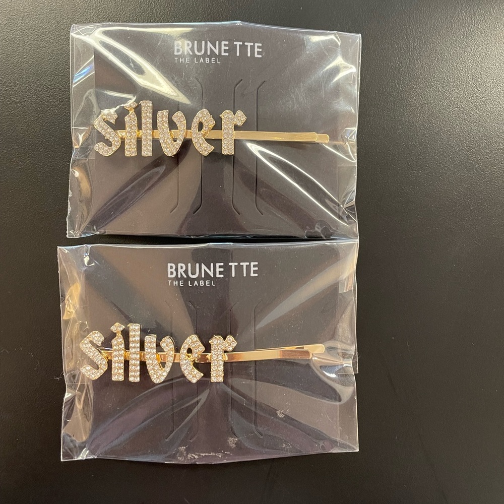 NWT - Brunette the Label hair clip in “SILVER”